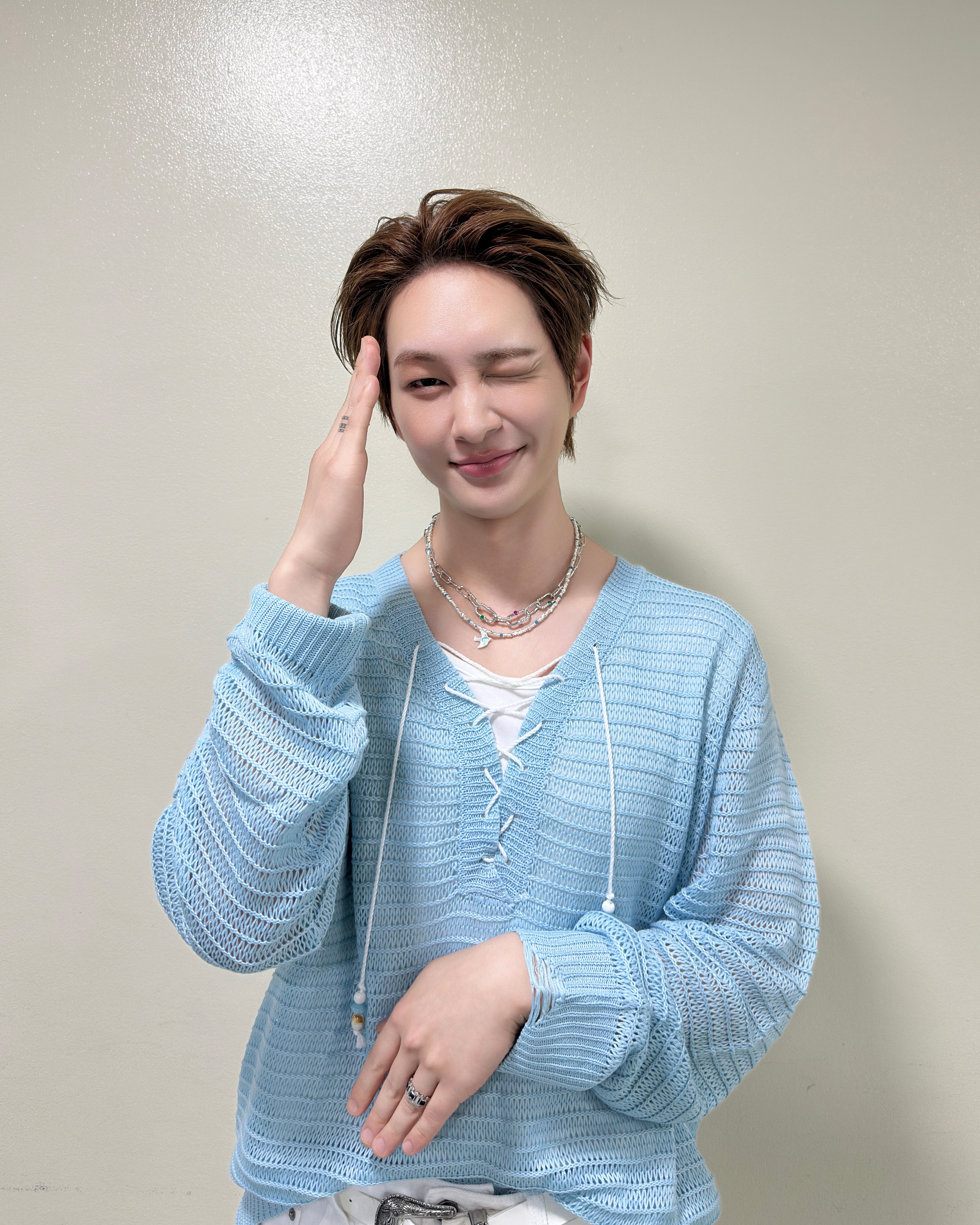 샤이니 온유 wearing PS019N